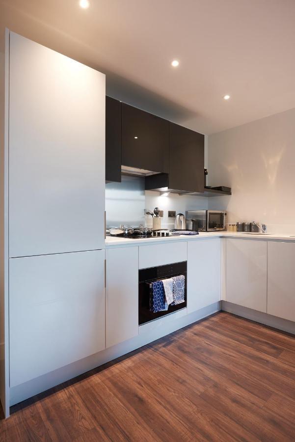 Seven Living Slough - Free Parking & Fast Wi-Fi Exterior photo